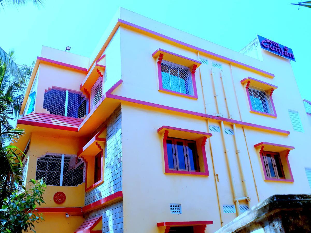 Hotel Gunjan Puri Bagian luar foto