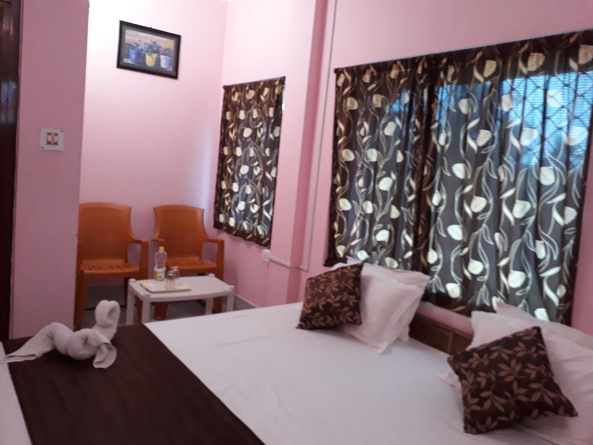 Hotel Gunjan Puri Bagian luar foto