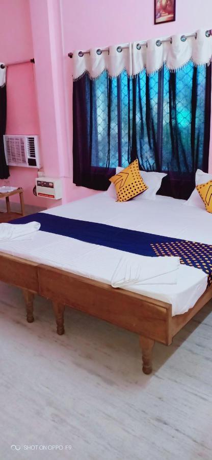 Hotel Gunjan Puri Bagian luar foto