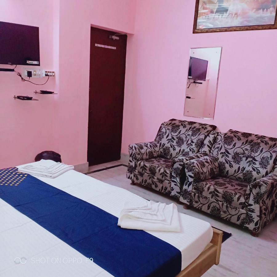 Hotel Gunjan Puri Bagian luar foto