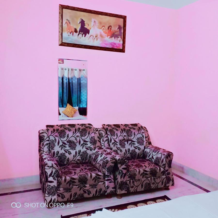 Hotel Gunjan Puri Bagian luar foto
