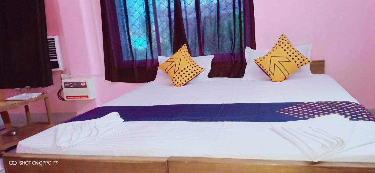 Hotel Gunjan Puri Bagian luar foto