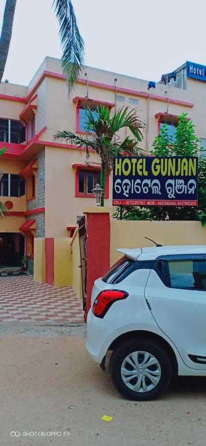 Hotel Gunjan Puri Bagian luar foto