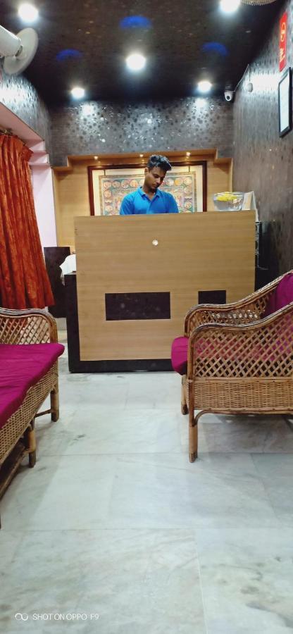 Hotel Gunjan Puri Bagian luar foto
